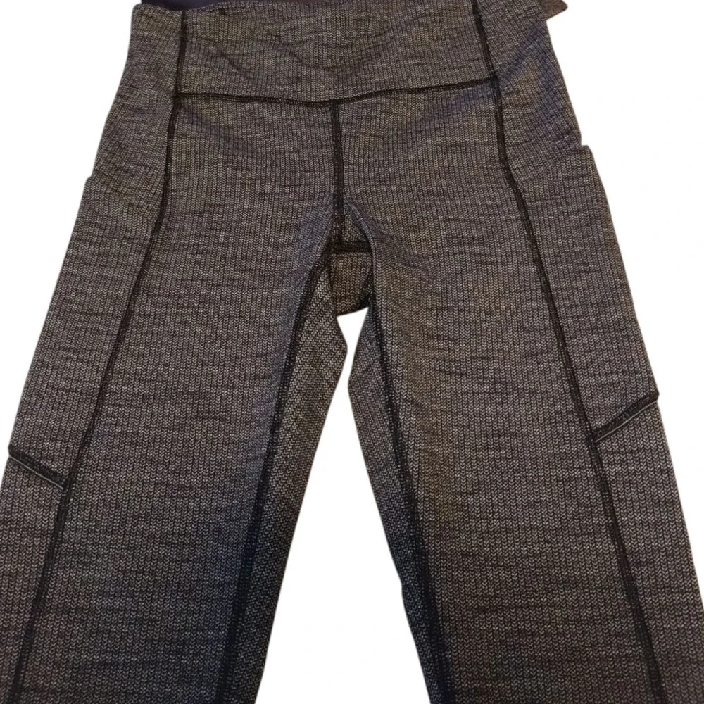 LULULEMON Speed Up Tight 28